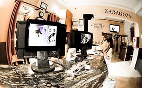 Be Zaragoza Hostel