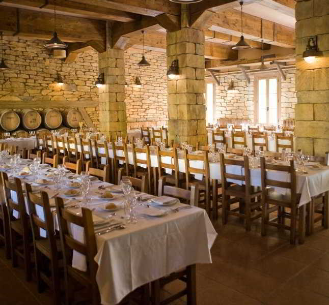 Be Zaragoza Hostel Exterior photo Restaurant in the wine region of Rioja, Spain